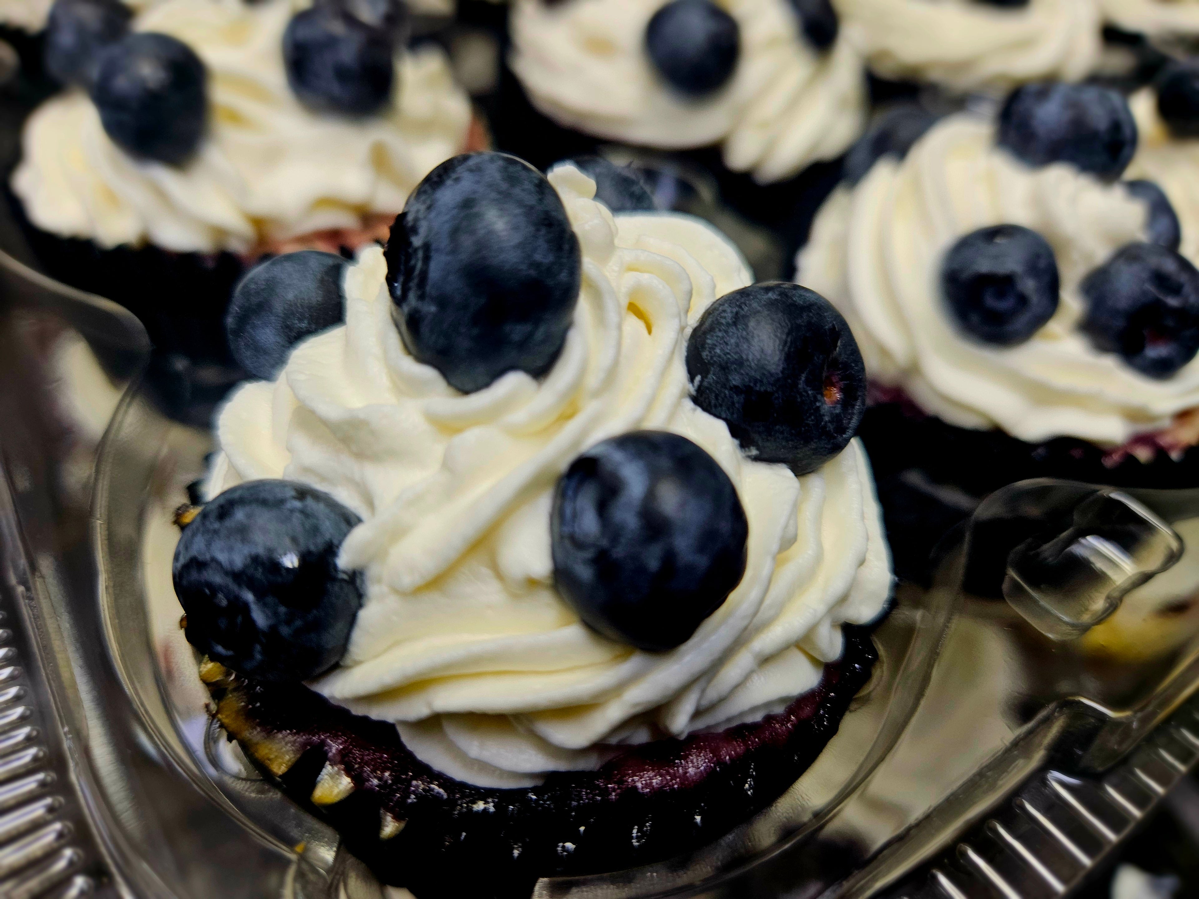 Lemon Blueberry Mini Cheesecakes (4)
